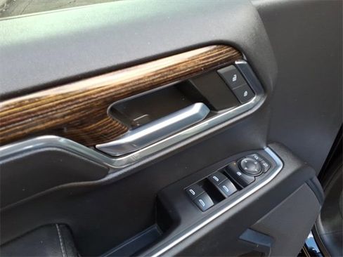 Used 2022 GMC Sierra 1500 SLE image 18