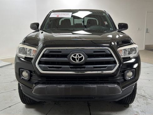 Certified 2017 Toyota Tacoma SR5 image 2