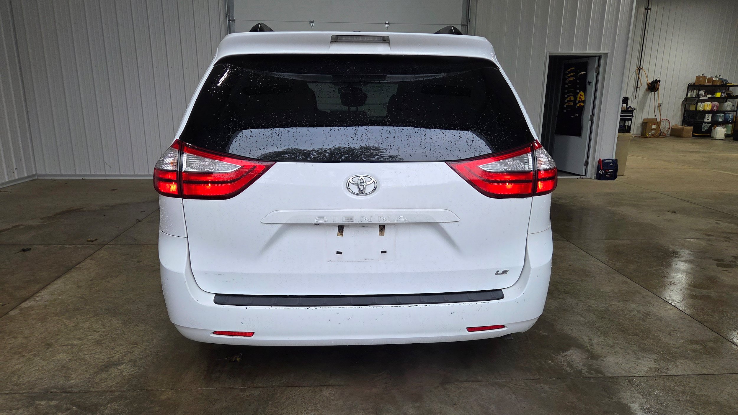 Used 2017 Toyota Sienna LE FWD image 16