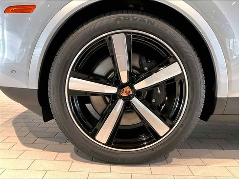 New 2026 Porsche Cayenne E-Hybrid image 11