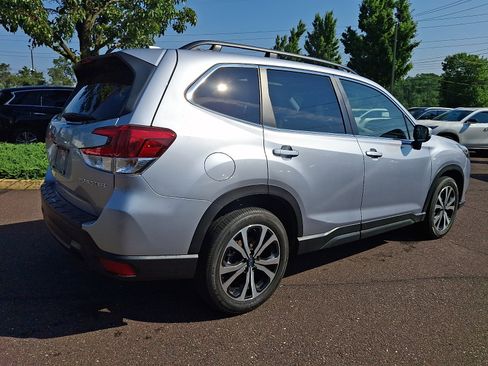 Used 2023 Subaru Forester Limited AWD/4WD image 6