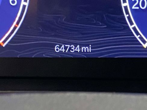 Used 2023 Jeep Grand Cherokee Limited w/ Luxury Tech Group II image 24