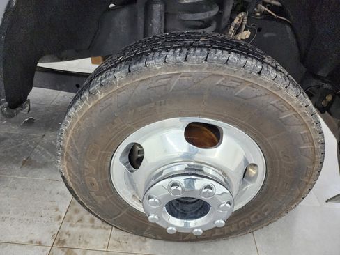 Used 2022 Ford F350 XLT w/ XLT Premium Package image 3