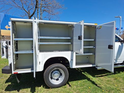New 2024 RAM 5500 Tradesman AWD/4WD image 5