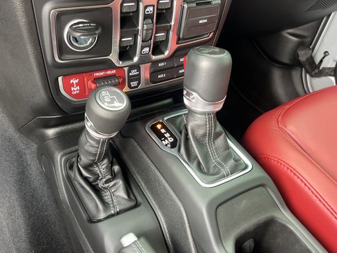 Used 2024 Jeep Wrangler Unlimited Rubicon 392 AWD/4WD image 41