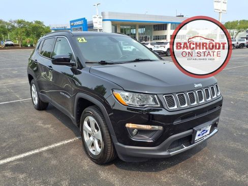 Used 2021 Jeep Compass Latitude image 1