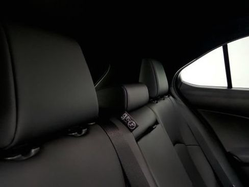 Used 2025 Lexus UX 300h FWD image 40