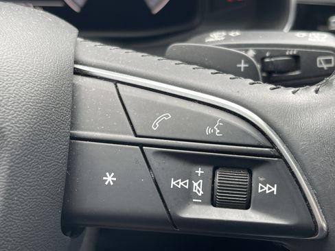 Used 2020 Audi Q8 Prestige w/ Prestige Package image 27