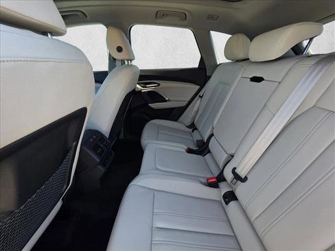 New 2025 Audi Q5 Premium image 16