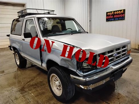 Used 1990 Ford Bronco II 4WD image 1