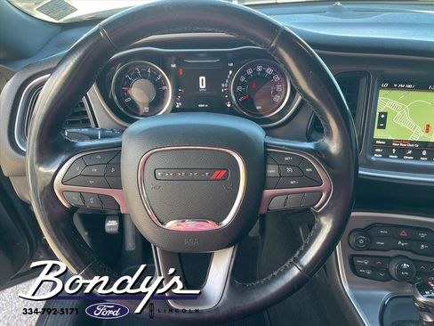 Used 2019 Dodge Challenger SXT w/ Plus Package image 7