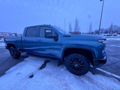 Used 2025 Chevrolet Silverado 2500 LT w/ Trail Boss Package image 2