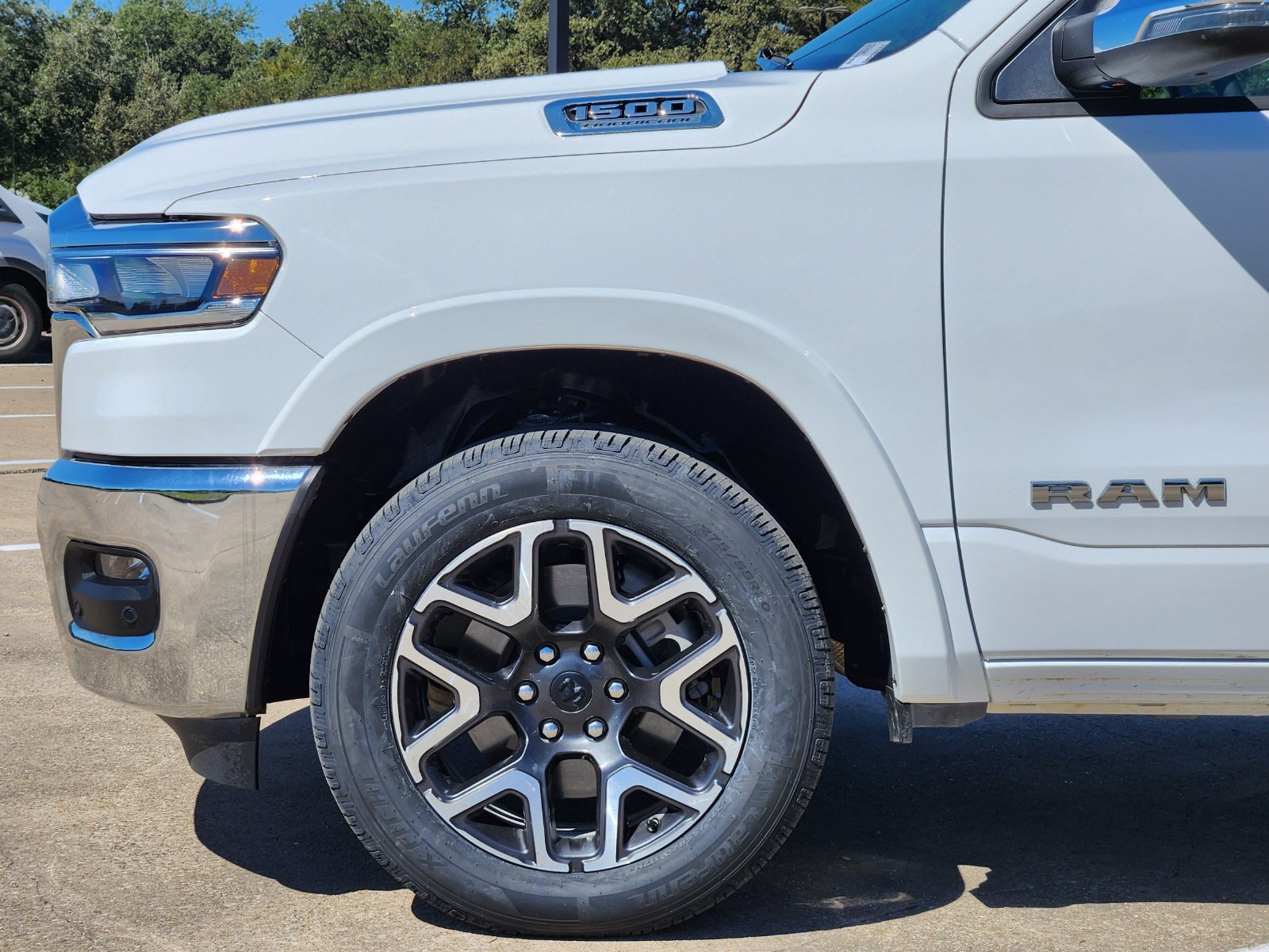 Used 2026 RAM 1500 Laramie AWD/4WD image 8