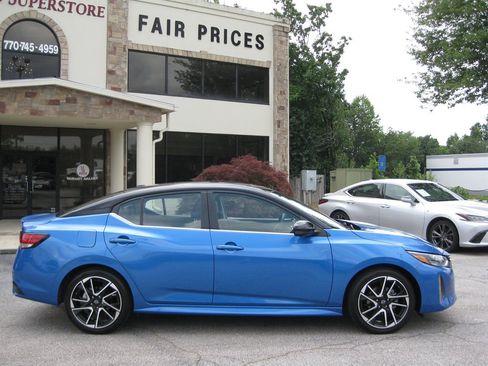 Used 2024 Nissan Sentra SR w/ SR Premium Package FWD image 8