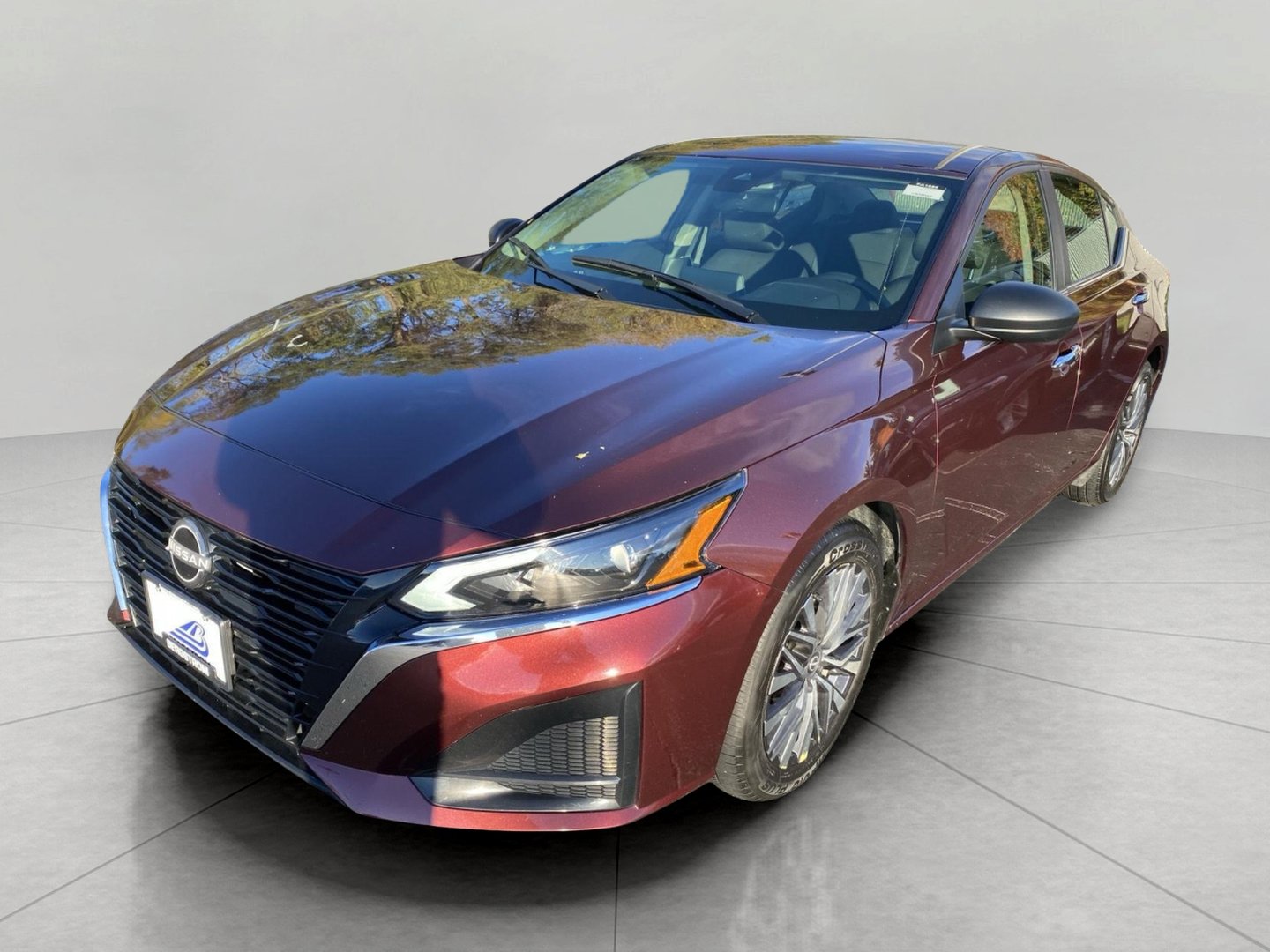Used 2025 Nissan Altima 2.5 SV FWD image 4