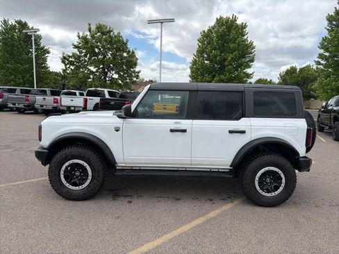 Used 2023 Ford Bronco Big Bend w/ Sasquatch Package AWD/4WD image 2