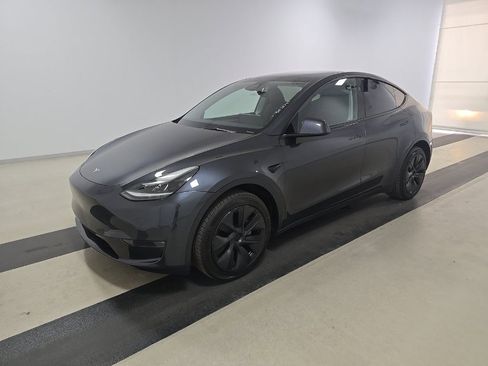 Used 2024 Tesla Model Y Long Range AWD/4WD image 1