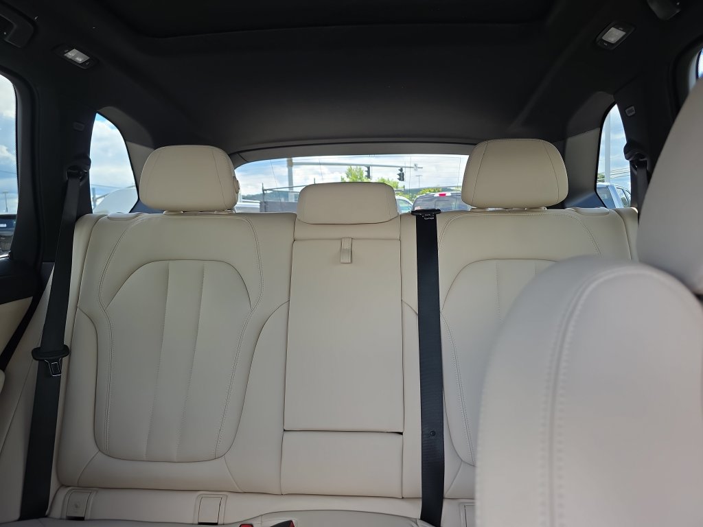 Used 2022 BMW X5 xDrive40i w/ Premium Package AWD/4WD image 40
