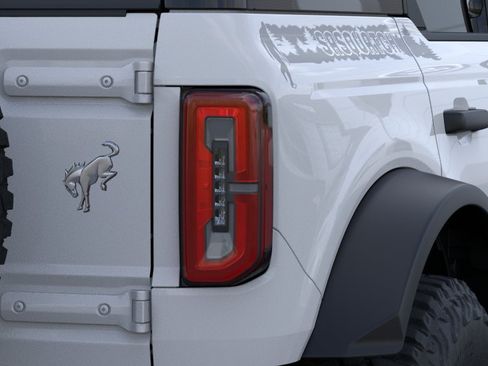 New 2025 Ford Bronco Badlands w/ Sasquatch Package AWD/4WD image 23