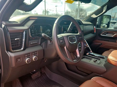 Used 2025 GMC Sierra 2500 Denali Ultimate w/ Max Trailering Package image 19