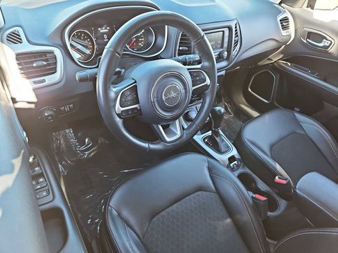 Used 2018 Jeep Compass Latitude w/ Cold Weather Group image 10