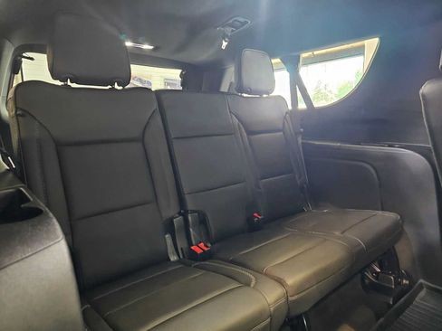 Used 2024 GMC Yukon XL Denali w/ Advanced Technology Package AWD/4WD image 14