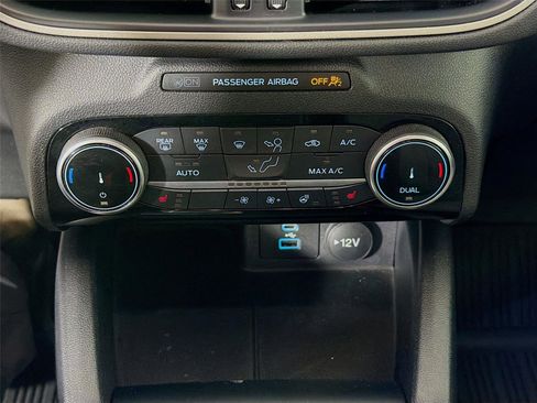 Used 2022 Ford Escape SE w/ Convenience Package image 16