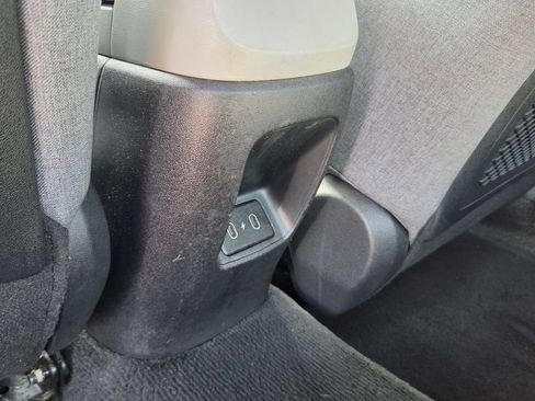 Used 2024 Hyundai Elantra Limited FWD image 14