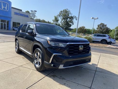 Used 2024 Honda Pilot EX-L image 2
