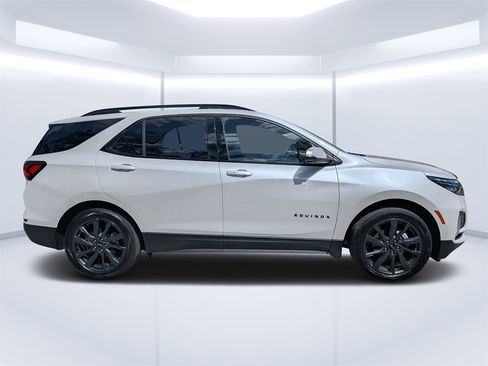 Used 2022 Chevrolet Equinox RS w/ RS Leather Package image 2