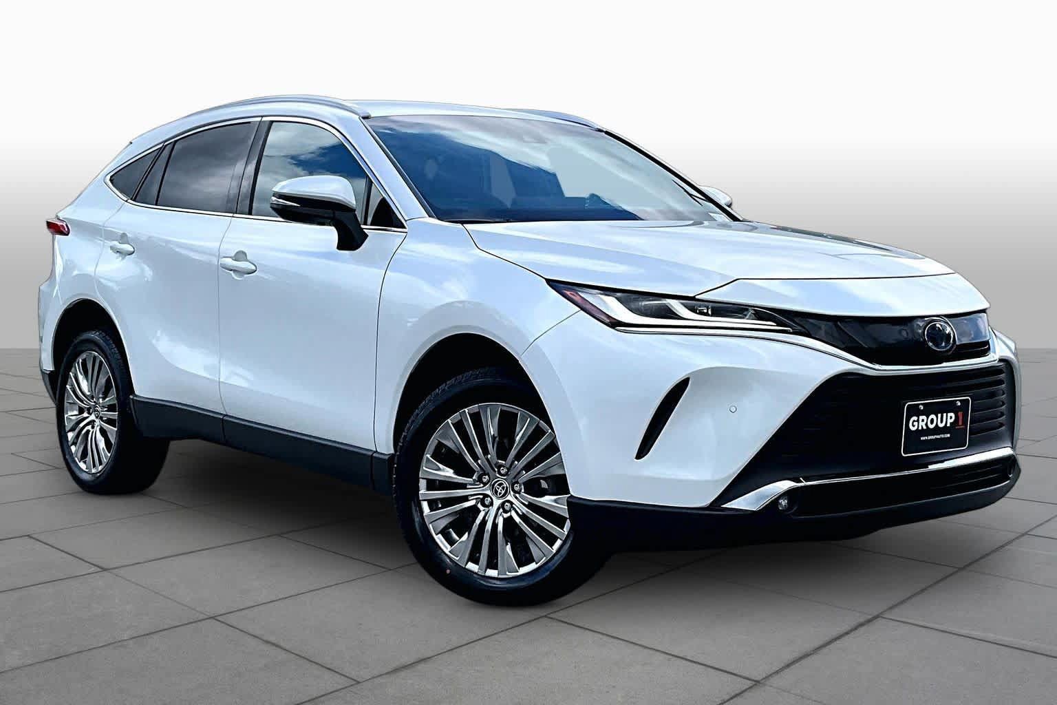Used 2023 Toyota Venza XLE AWD/4WD image 3