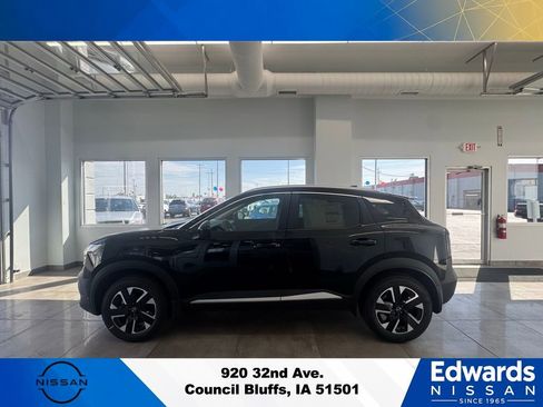 New 2025 Nissan Kicks SV w/ SV Premium Package AWD/4WD image 5