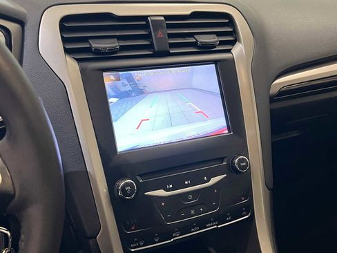 Used 2014 Ford Fusion SE w/ Equipment Group 202A image 26