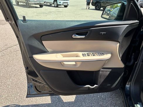 Used 2010 GMC Acadia SLT AWD/4WD image 15