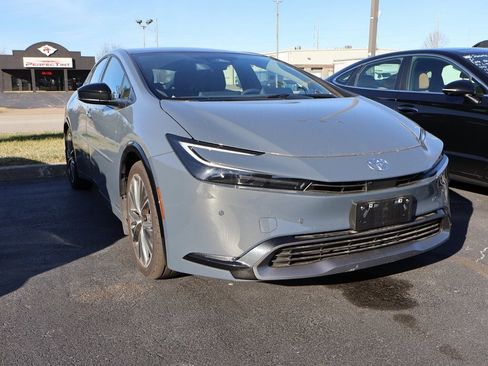 Used 2024 Toyota Prius Limited image 12