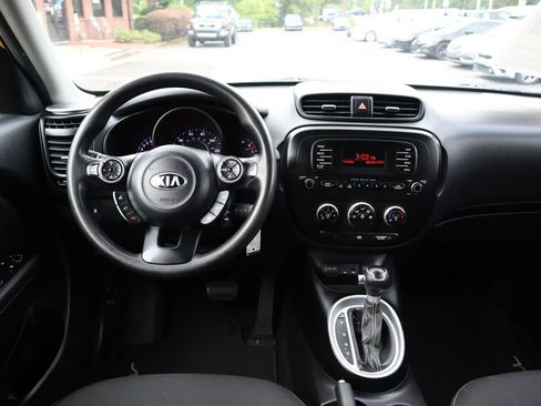 Used 2014 Kia Soul + FWD image 20
