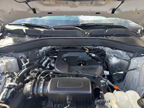 Used 2020 Ford Explorer XLT w/ Equipment Group 202A image 38
