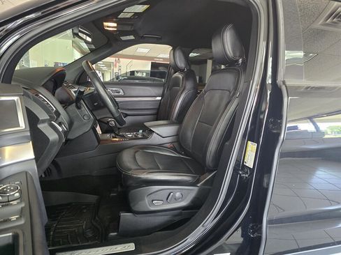 Used 2018 Ford Explorer Limited AWD/4WD image 9