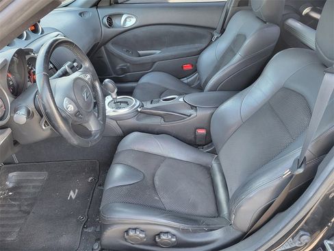 Used 2010 Nissan 370Z Touring image 7