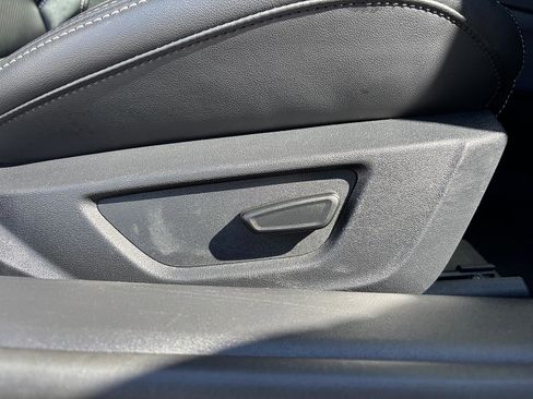 Used 2025 Ford Mustang Premium RWD image 41