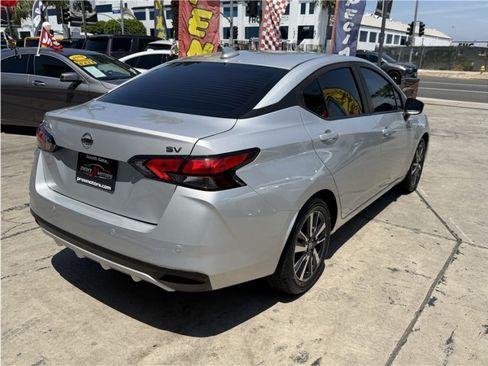 Used 2021 Nissan Versa SV FWD image 6