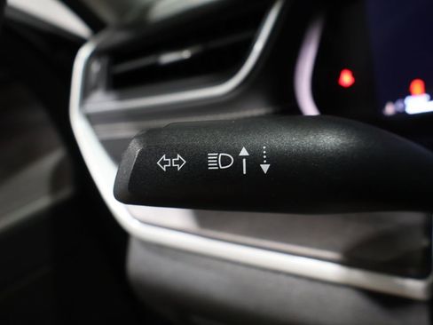 Used 2023 Jeep Grand Cherokee Limited image 36