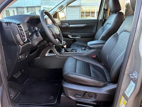 Used 2025 Ford Ranger Lariat w/ FX4 Off-Road Package image 10