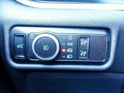 Used 2023 Ford Explorer XLT w/ Equipment Group 202A image 21