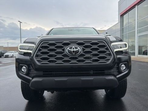 Certified 2023 Toyota Tacoma TRD Off-Road image 2