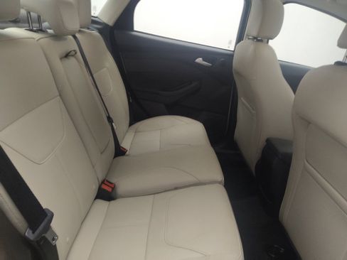 Used 2018 Ford Focus Titanium FWD image 19