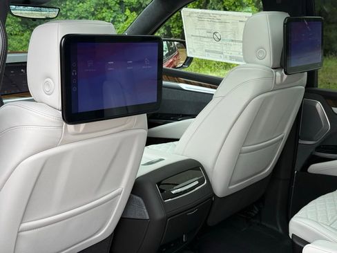 New 2026 Cadillac Escalade Platinum Sport w/ LPO, ONYX Package AWD/4WD image 24