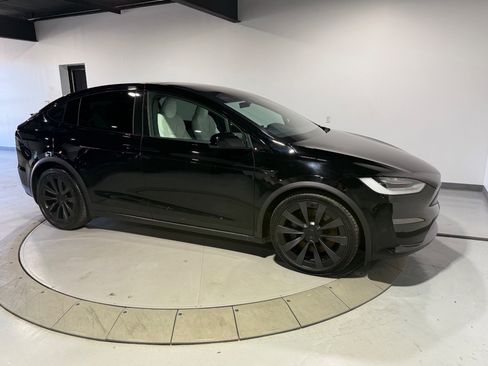 Used 2022 Tesla Model X Plaid image 23