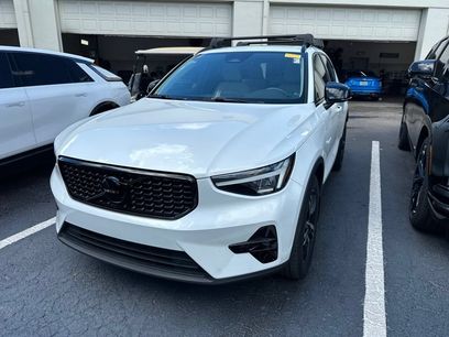 Used 2023 Volvo XC40 B4 Plus