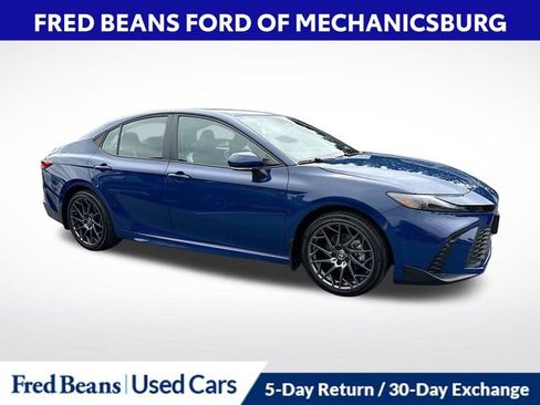 Used 2025 Toyota Camry SE w/ Convenience Package AWD/4WD image 1